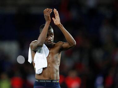 File picture Blaise Matuidi applauds fan after the match Reuters / Charles Platiau - RC1985053040