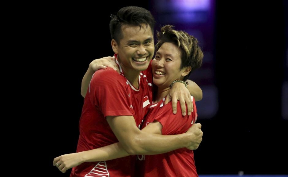 Indonesian pair of Tontowi Ahmad and Liliyana Natsir snatched the mixed doubles from Chinese top seeds, Zhieng Siwei and Chen Qingchen. AP Indonesian pair of Tontowi Ahmad and Liliyana Natsir snatched the mixed doubles from Chinese top seeds, Zhieng Siwei and Chen Qingchen. AP