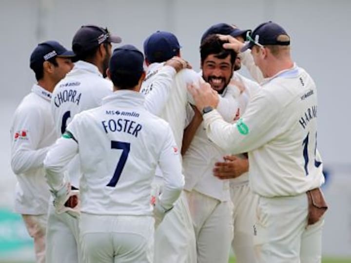 Mohammad Amir's first five-wicket haul for Essex helps County leaders restrict Yorkshire to 113