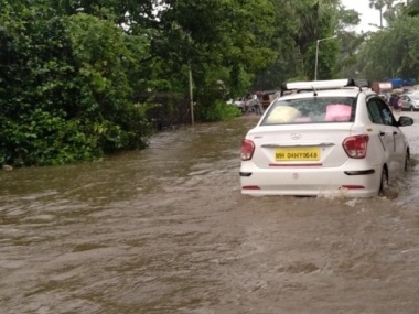 Rains lash Mumbai, flights delayed and transport affected as city experiences water-logging Rains lash Mumbai, flights delayed and transport affected as city experiences water-logging