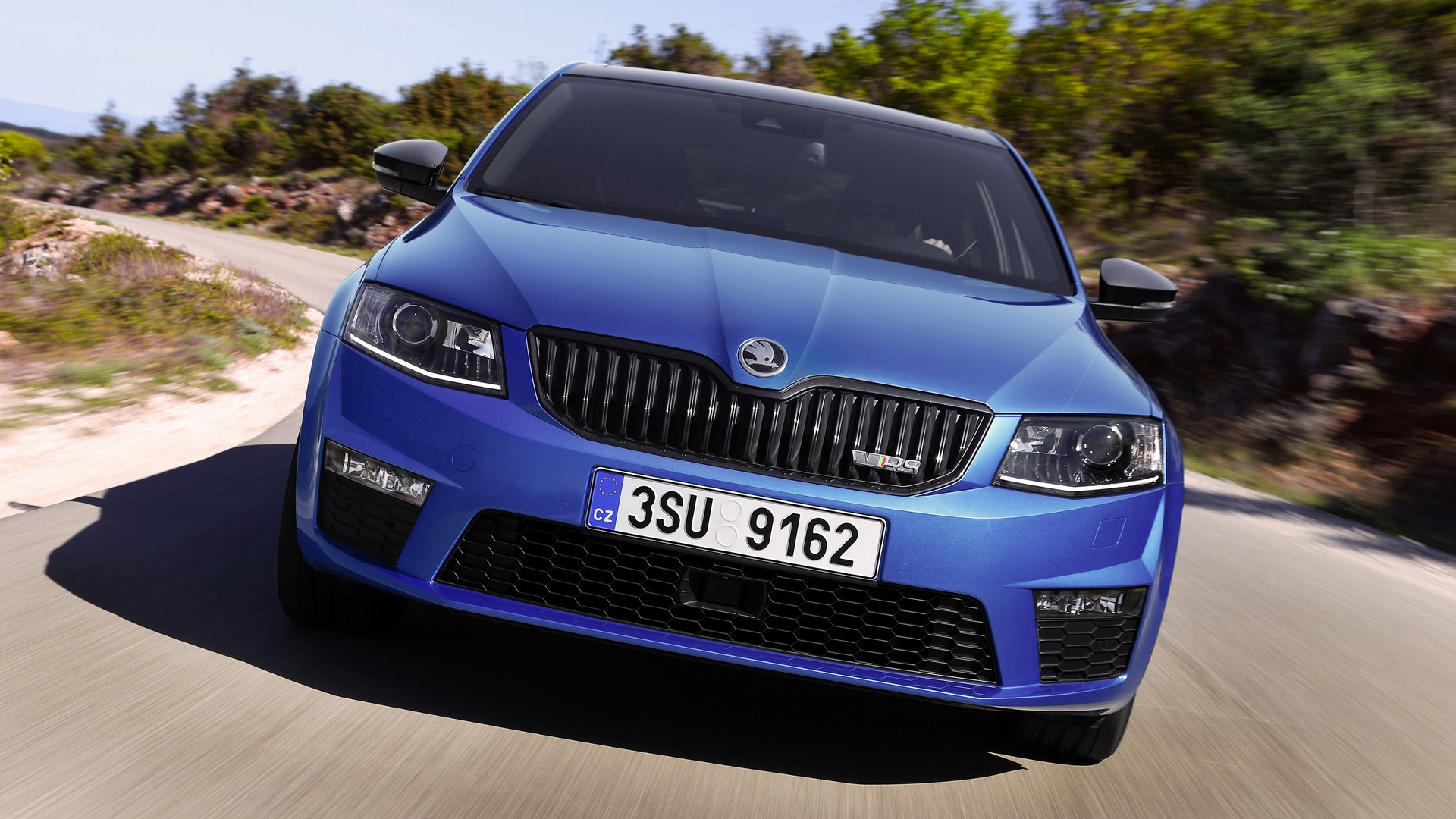 Skoda to bring Octavia RS to the Indian market; two engine variants on offer Skoda to bring Octavia RS to the Indian market; two engine variants on offer