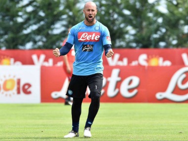 Transfer Window: Napoli reject Paris-Saint Germain's £4.6 million bid for goalkeeper Pepe Reina Transfer Window: Napoli reject Paris-Saint Germain's £4.6 million bid for goalkeeper Pepe Reina