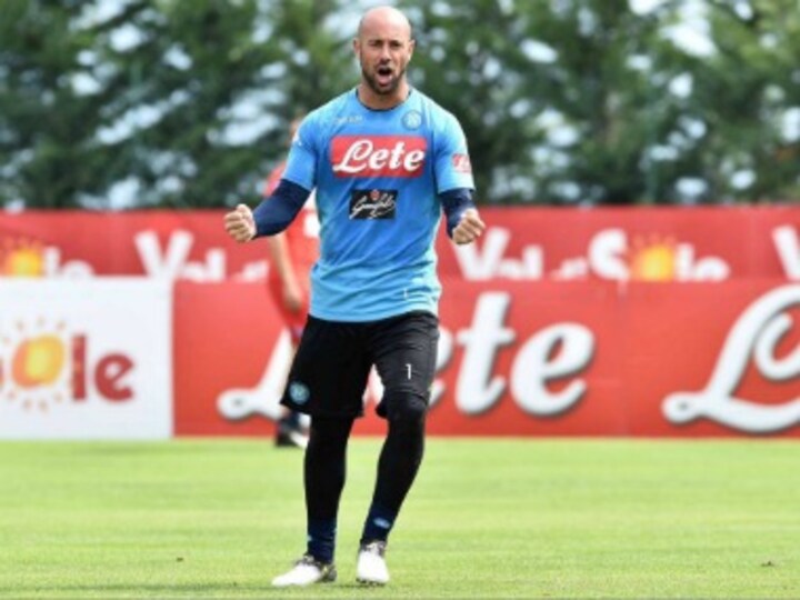 Premier League: Aston Villa sign former Liverpool goalkeeper Pepe Reina on loan as replacement for injured Tom Heaton