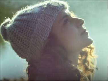 Simran song 'Pinjra Tod Ke' features Kangana Ranaut breaking free and living life to the fullest Simran song 'Pinjra Tod Ke' features Kangana Ranaut breaking free and living life to the fullest