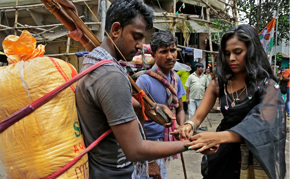 Kolkata Sex Workers Celebrate Raksha Bandhan Say They Want To Erase Differences 3805