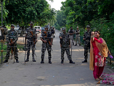 Ram Rahim verdict: Army summoned in Sirsa; 15,000 paramilitary personnel deployed in Punjab, Haryana Ram Rahim verdict: Army summoned in Sirsa; 15,000 paramilitary personnel deployed in Punjab, Haryana