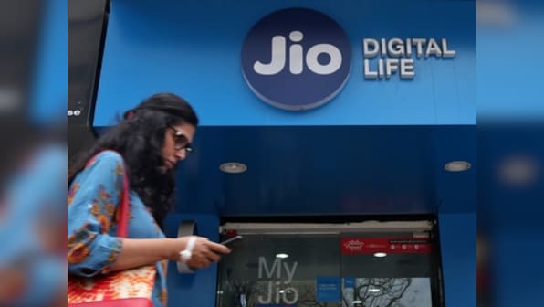 Reliance Jio Diwali Dhan Dhana Dhan offer gets you 100 percent cashback on every recharge of Rs 399