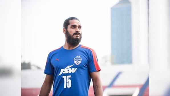 Indian football coach Stephen Constantine feels defender Sandesh Jhingan should be part of a bigger league