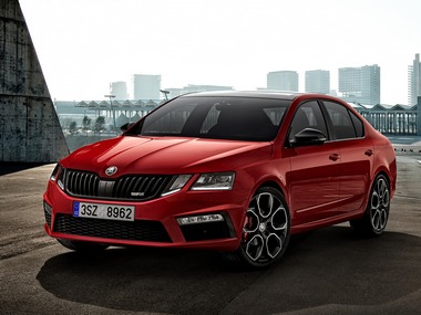 2017 Skoda Octavia RS launched in India at Rs 24.62 lakh; includes engine and suspension upgrades 2017 Skoda Octavia RS launched in India at Rs 24.62 lakh; includes engine and suspension upgrades