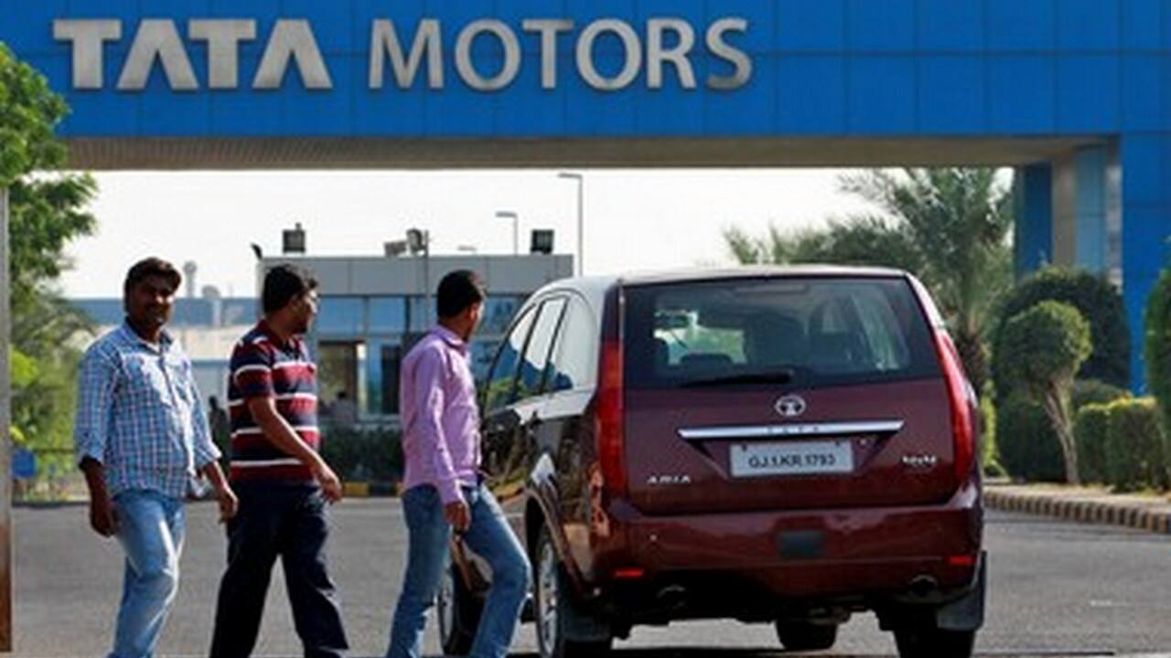 Tata Motors shares zoom nearly 8; marketcap rises by Rs 4,014 crBusiness News , Firstpost