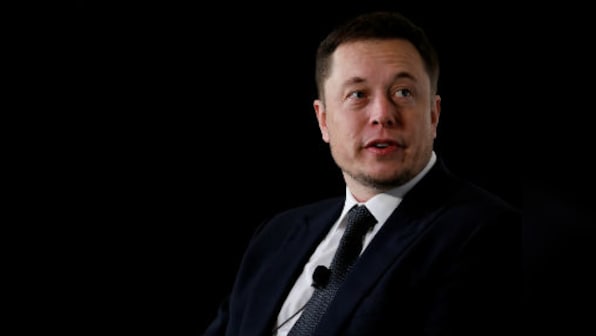 Tesla wants to test prototypes of electric self driving semi-trucks that can move in platoons