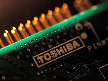 Apple joins Bain Capital-led consortium in last-ditch bid for Toshiba's memory chip business Apple joins Bain Capital-led consortium in last-ditch bid for Toshiba's memory chip business