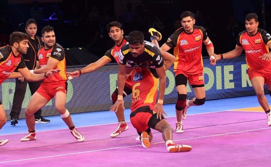This was one of the slowest matches in the PKL this season. With both teams playing it safe and steady, the scoreline at half-time read 9-8 in favour of the home team, Bengaluru Bulls. Image courtesy: PKL This was one of the slowest matches in the PKL this season. With both teams playing it safe and steady, the scoreline at half-time read 9-8 in favour of the home team, Bengaluru Bulls. Image courtesy: PKL