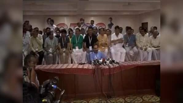 Gujarat Congress MLAs meet Karnataka governor in Bengaluru, demonstrate unity at Raj Bhavan