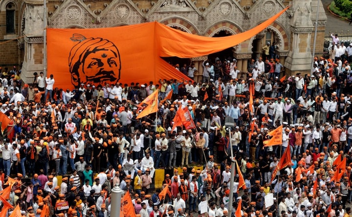 Maratha Kranti Morcha: Lakhs march in silence; Devendra Fadnavis promises panel for quota demand