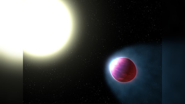 Nasa S Hubble Discovers An Exoplanet With A Glowing Stratosphere That S Hot Enough To Boil