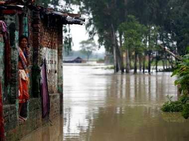 Nepal: Elephants rescue over 300 tourists from flooded Chitwan National Park Nepal: Elephants rescue over 300 tourists from flooded Chitwan National Park