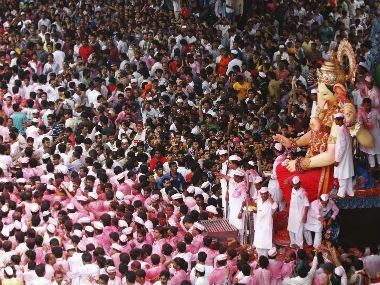 Ganesh Chaturthi 2019: Mumbai Police issues traffic advisory, deploys 50,000 cops across 129 immersion points Ganesh Chaturthi 2019: Mumbai Police issues traffic advisory, deploys 50,000 cops across 129 immersion points
