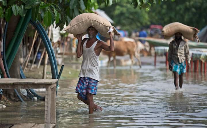 Assam flood situation continues to deteriorate; 11 more deaths take toll to 49 Assam flood situation continues to deteriorate; 11 more deaths take toll to 49