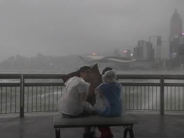 3 dead as storm blasts central US with heavy winds, rain and hail; over 200 flights cancelled in Minneapolis 3 dead as storm blasts central US with heavy winds, rain and hail; over 200 flights cancelled in Minneapolis