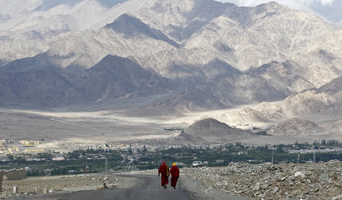 partition-and-ladakh-silent-mountains-bear-testimony-to-ethnic