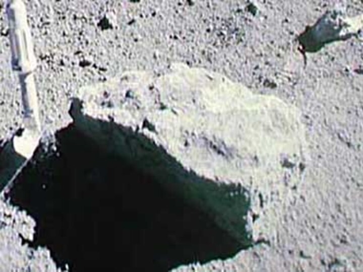 Rock known as 'rusty' retrieved by the Apollo 16 mission reveals the hot, dry origin of the Moon