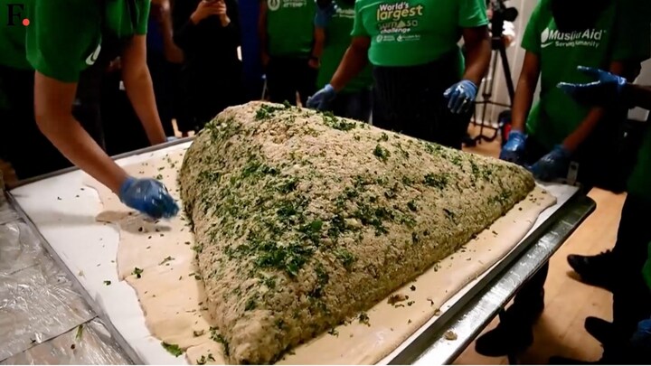 Watch: World's largest samosa record smashed in London