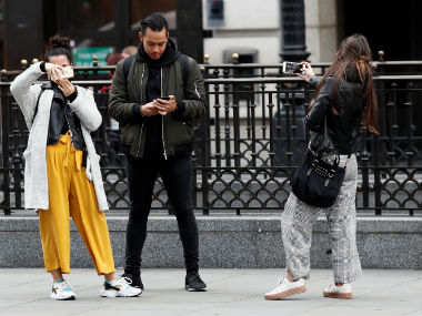 Increased dependancy on phones can lead to separation anxiety or 'nomophobia',  says study Increased dependancy on phones can lead to separation anxiety or 'nomophobia',  says study