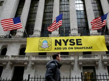 While Facebook keeps amassing daily users, Snapchat struggles to maintain its user growth