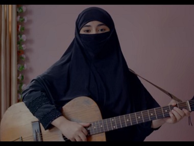 Secret Superstar's first song 'Main Kaun Hoon' has two prodigies, Zaira Wasim and Meghna Mishra Secret Superstar's first song 'Main Kaun Hoon' has two prodigies, Zaira Wasim and Meghna Mishra