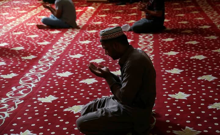 Muslims across the world celebrate Eid-al-Adha as Hajj pilgrimage draws to a close