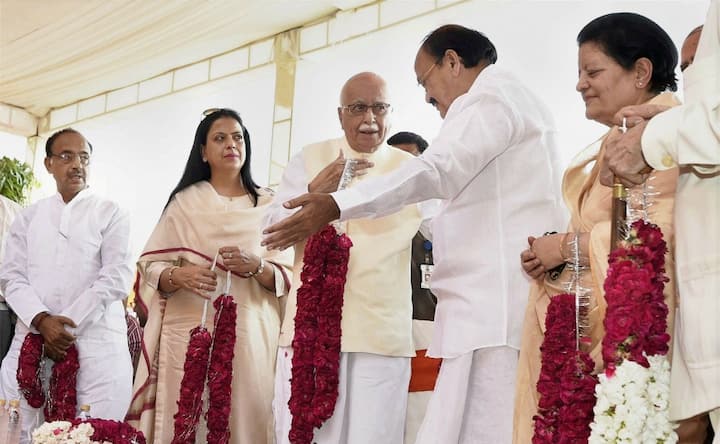LK Advani, Venkaiah Naidu pay tribute to GB Pant on 130th birth anniversary LK Advani, Venkaiah Naidu pay tribute to GB Pant on 130th birth anniversary