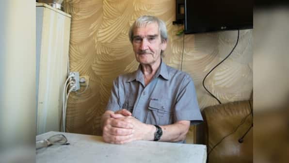 Stanislav Petrov, Soviet military officer who 'saved the world' from nuclear war, dies at 77