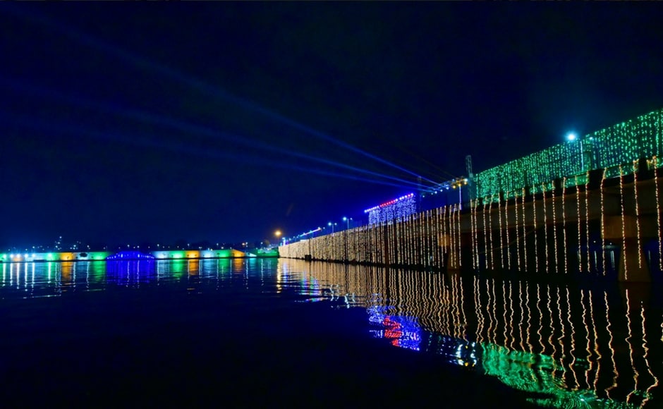 Sabarmati Riverfront has been lined with lights while flags of Japan and India can be seen projected on the nearby buildings. Twitter@PMOIndia Sabarmati Riverfront has been lined with lights while flags of Japan and India can be seen projected on the nearby buildings. Twitter@PMOIndia