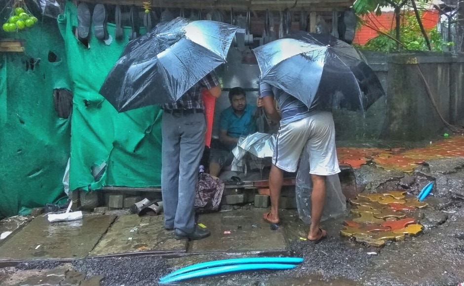 The IMD's Santacruz observatory got 225.3mm from 8.30am to 11.30pm on Tuesday, a quantity which is in the weather category of 'extremely heavy rain' (204.5mm and above). The observatory got over 100mm in just three hours (5.30-8.30pm). Firstpost/ Neerja Deodhar