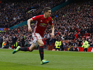 Premier League: Manchester United's Ander Herrera says rivals City under pressure to win title Premier League: Manchester United's Ander Herrera says rivals City under pressure to win title