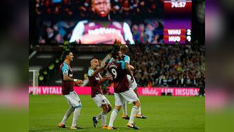 Premier League: West Ham beat Huddersfield to give boss Slaven Bilic perfect birthday gift