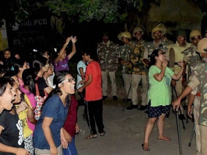 BHU protests: NHRC issues notice to V-C Tripathi, Uttar Pradesh govt over police action against students