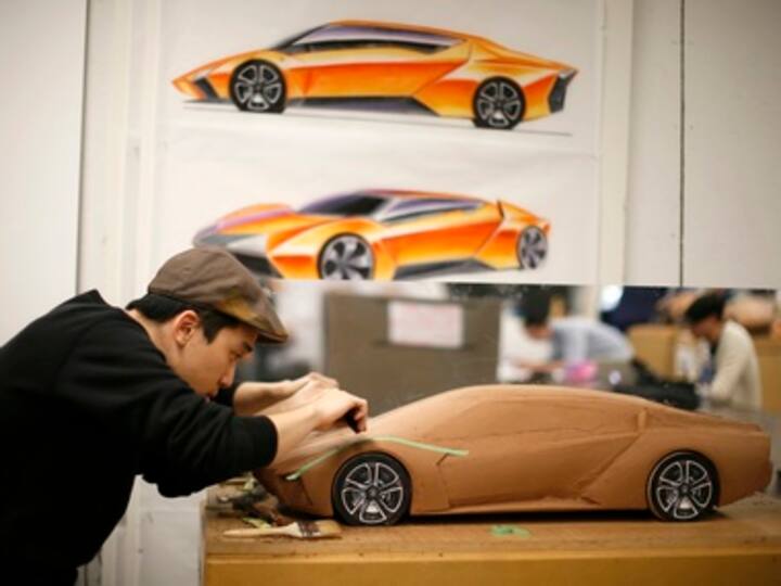 In a world of augmented and virtual reality, car designers still rely on clay In a world of augmented and virtual reality, car designers still rely on clay