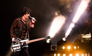 From 'American Idiot' to '21 Guns', Green Day rocks Connecticut with its career-spanning hits