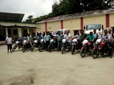 As Bihar reels under impact of floods, medicos on motorbikes emerge as symbols of hope As Bihar reels under impact of floods, medicos on motorbikes emerge as symbols of hope