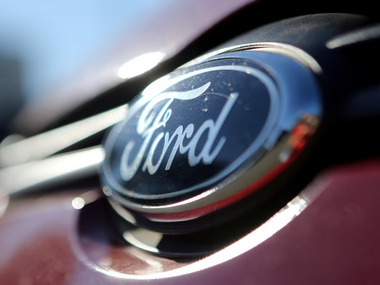 Ford and Mahindra ink a deal to develop a midsize SUV and an electric vehicle Ford and Mahindra ink a deal to develop a midsize SUV and an electric vehicle