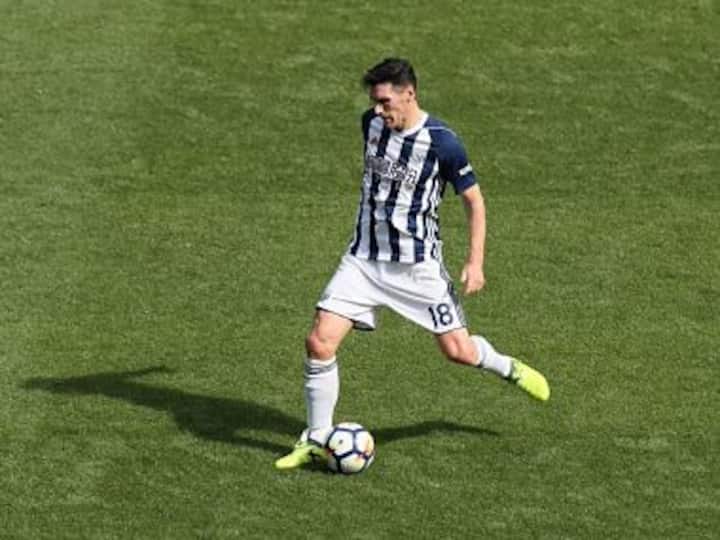 Premier League: West Brom's Gareth Barry hopes to play on after equalling Ryan Giggs's appearance record