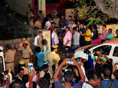 Gauri Lankesh murdered: Editors Guild of India condemns Kannada journalist's killing, calls for judicial probe Gauri Lankesh murdered: Editors Guild of India condemns Kannada journalist's killing, calls for judicial probe