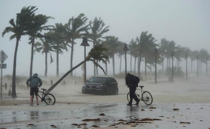 Hurricane Irma wreaks havoc as it passes through Florida mainland Hurricane Irma wreaks havoc as it passes through Florida mainland