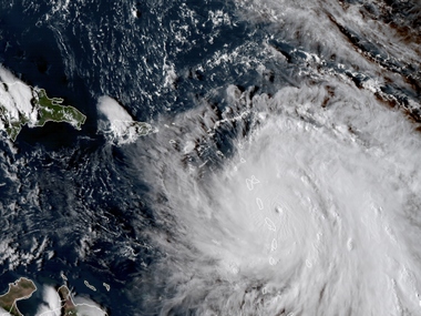 Hurricane Maria back to Category 5 as it plummets Dominica; now barrels towards Puerto Rico Hurricane Maria back to Category 5 as it plummets Dominica; now barrels towards Puerto Rico