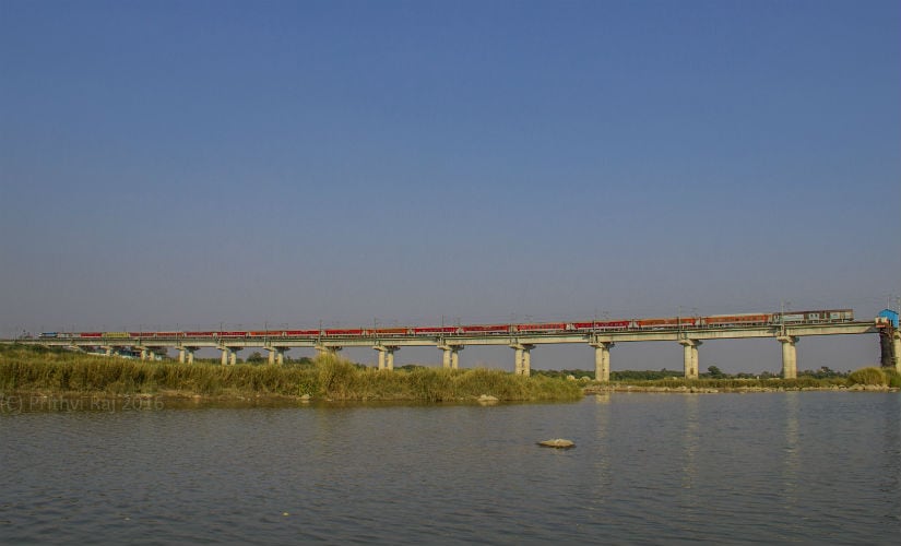 The Nizamuddin- Bengaluru Rajdhani Express at Krishna River Bridge near Vishakhapatnam. Photo credit: Prithvi Raj