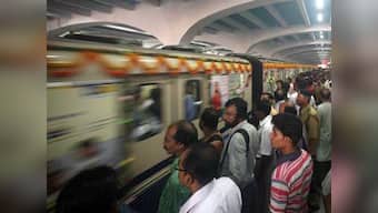 56-year-old man dies in Kolkata after his hand gets stuck between doors of a metro train