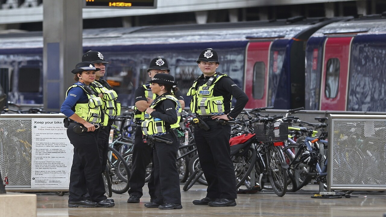 Islamic State claims responsibility for London tube attack ...