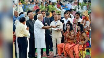 Narendra Modi, Ram Nath Kovind greet nation on Dussehra; term Indian festivals 'medium of education'